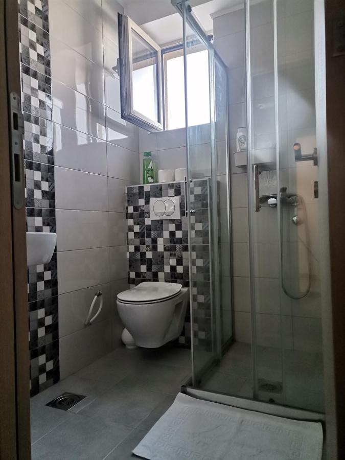 Roomsapartments Popcourt Pančevo Buitenkant foto