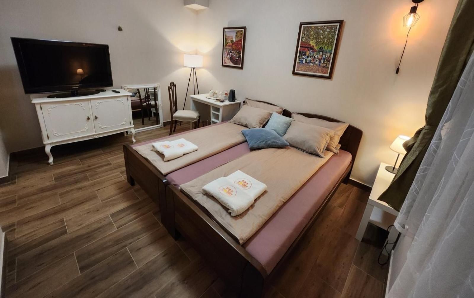 Roomsapartments Popcourt Pančevo Buitenkant foto