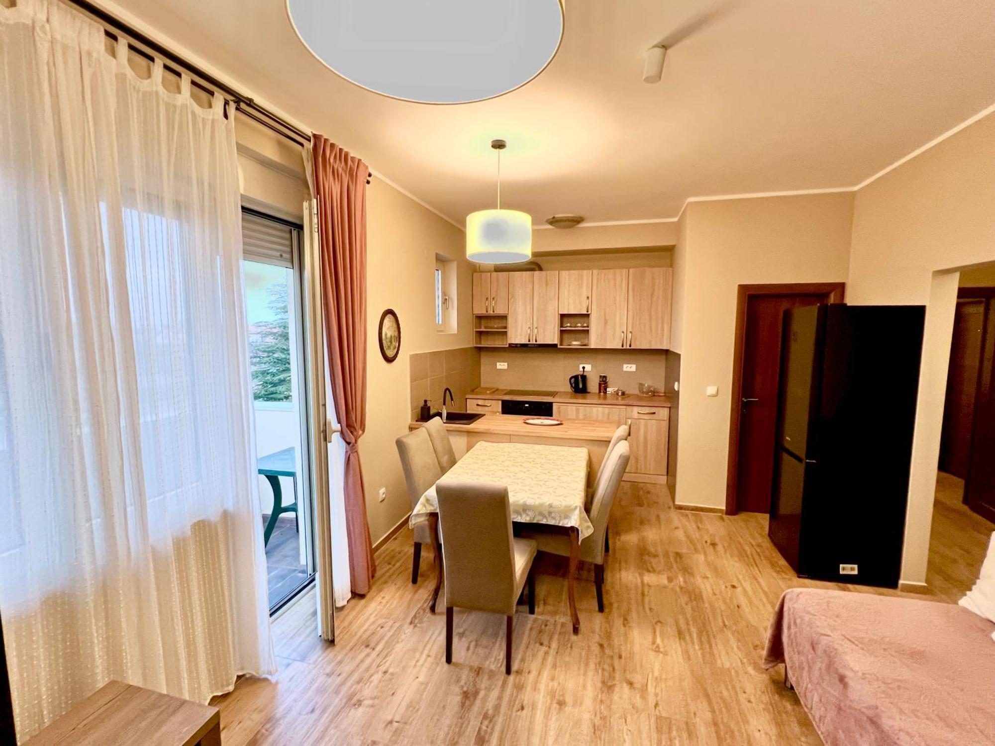 Roomsapartments Popcourt Pančevo Buitenkant foto