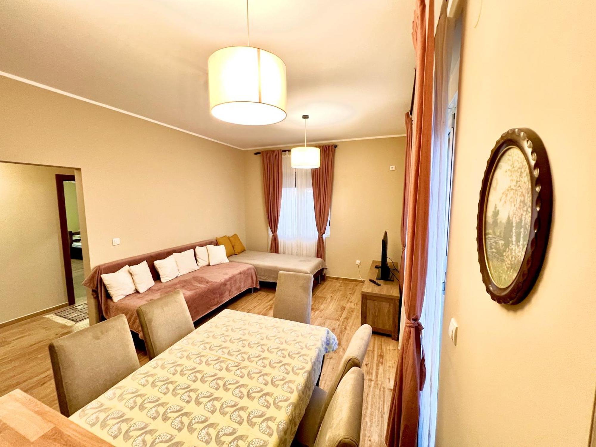 Roomsapartments Popcourt Pančevo Buitenkant foto